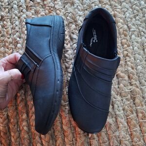 Easy Street Comfort Wave Size 8.5